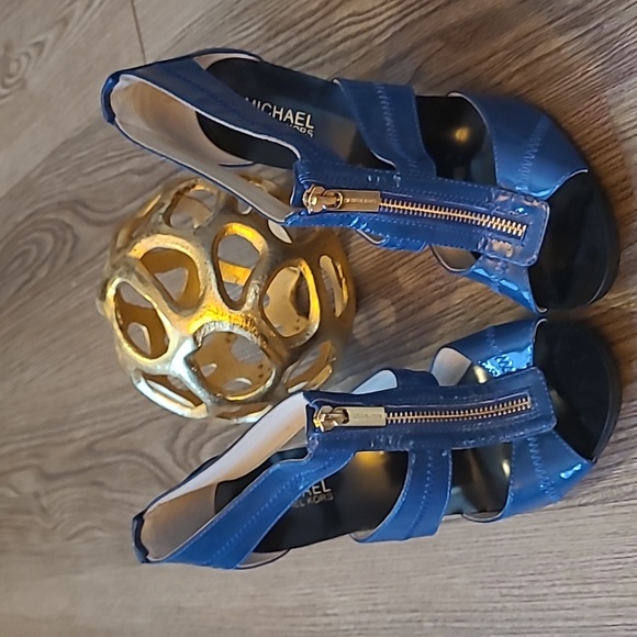 MichaelKors Size 8 1/2 Heels - Picture 4 of 4